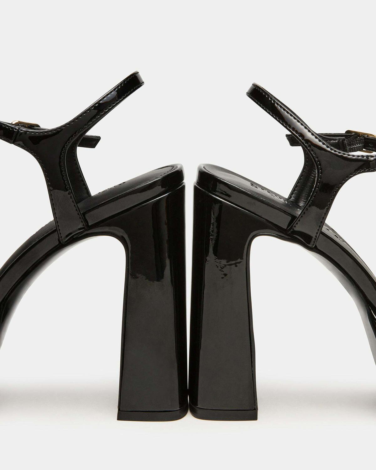 Steve Madden Liandra Heels in Black Patent