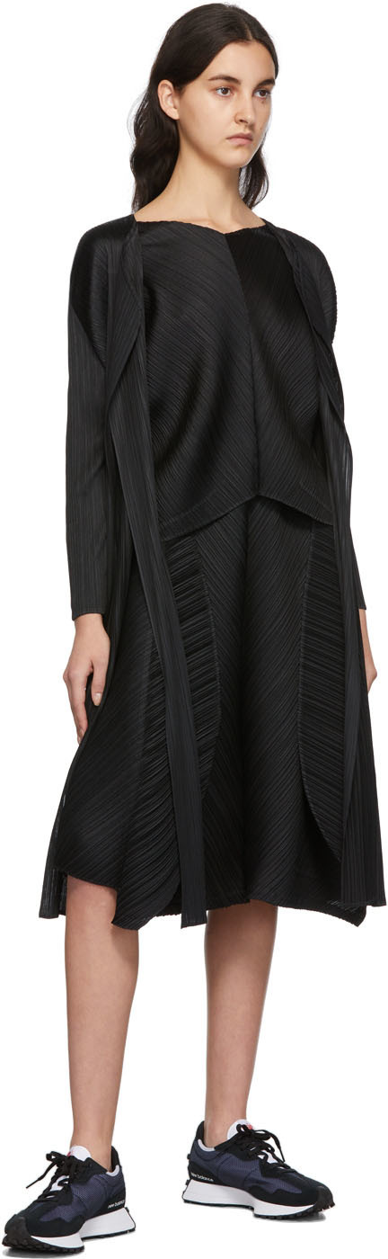 Pleats Please Issey Miyake Black Monthly Colors December Wrap Coat