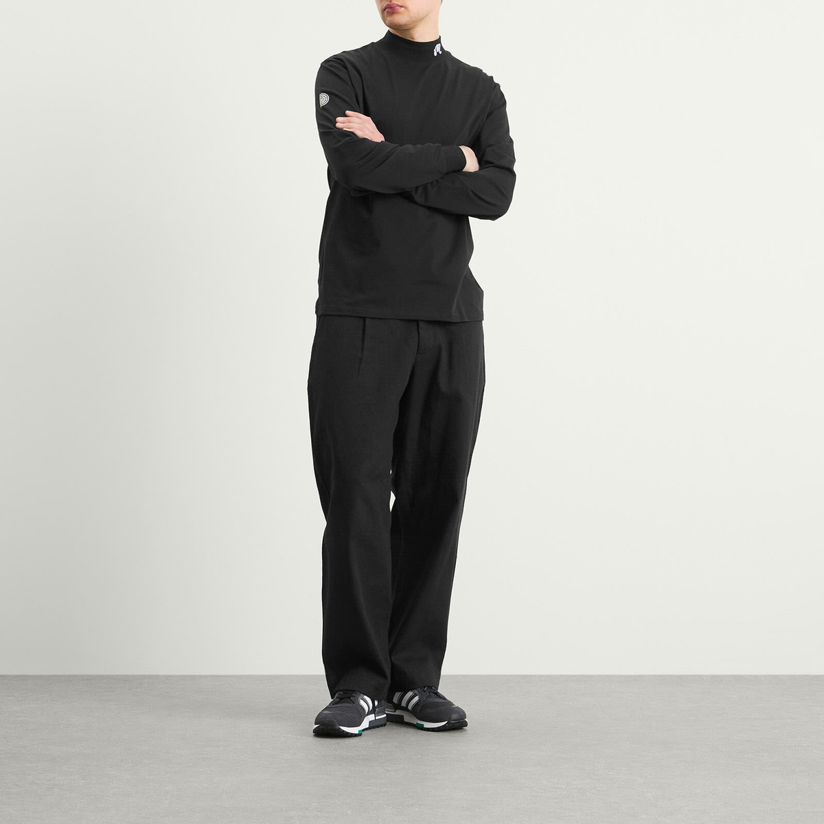 Malbon Men's Upland Mock Neck Long Sleeve T-shirt in Black
