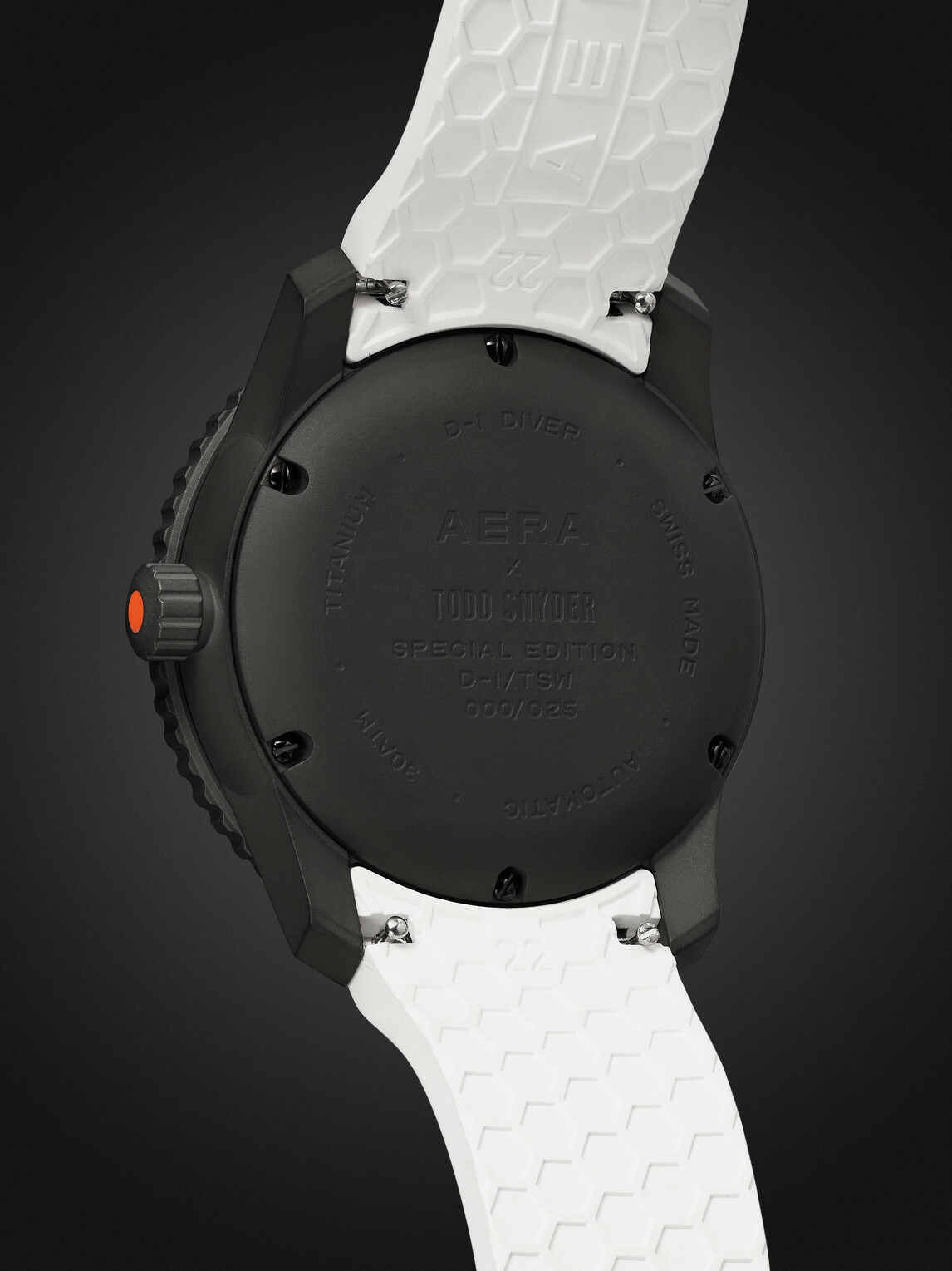 Aera - Todd Snyder D-1 Diver Limited Edition Automatic Titanium Watch - White