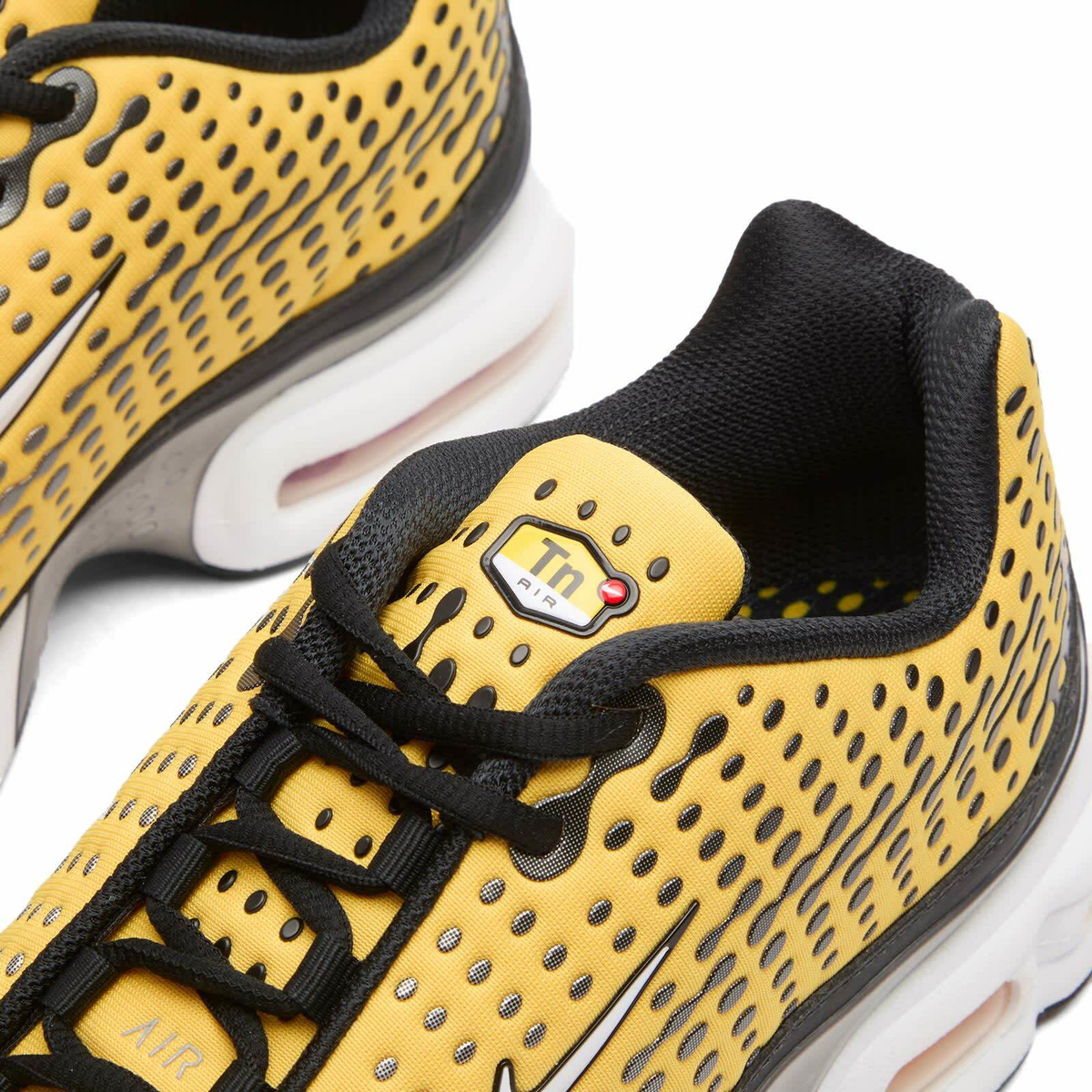 Nike Men's Air Max Plus Vii Sneaker in Maize/Black/Silver
