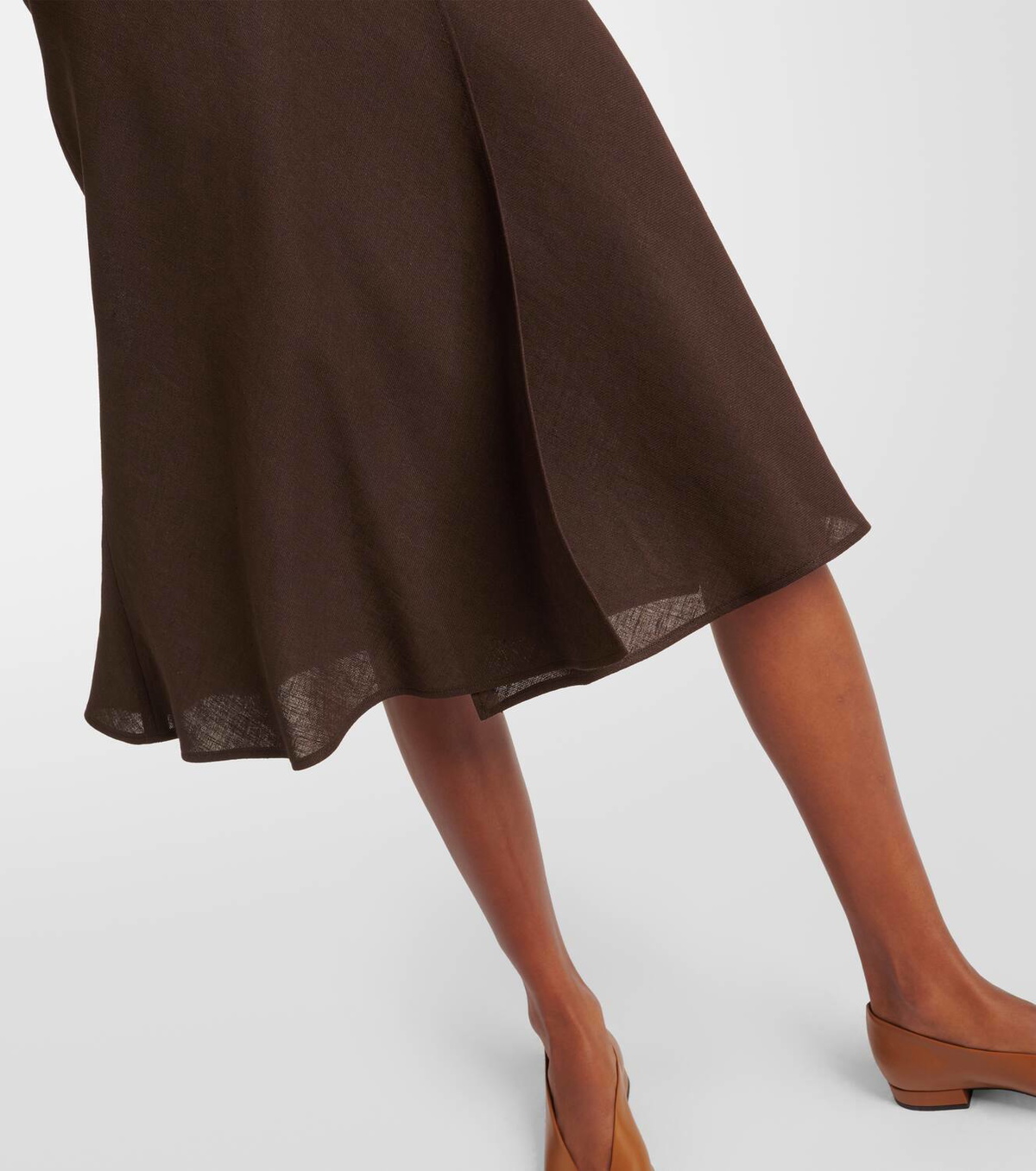 Loro Piana Irene belted linen crêpe midi skirt