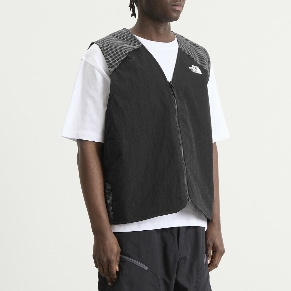 The North Face Men's NSE Tech Vest in Tnf Black