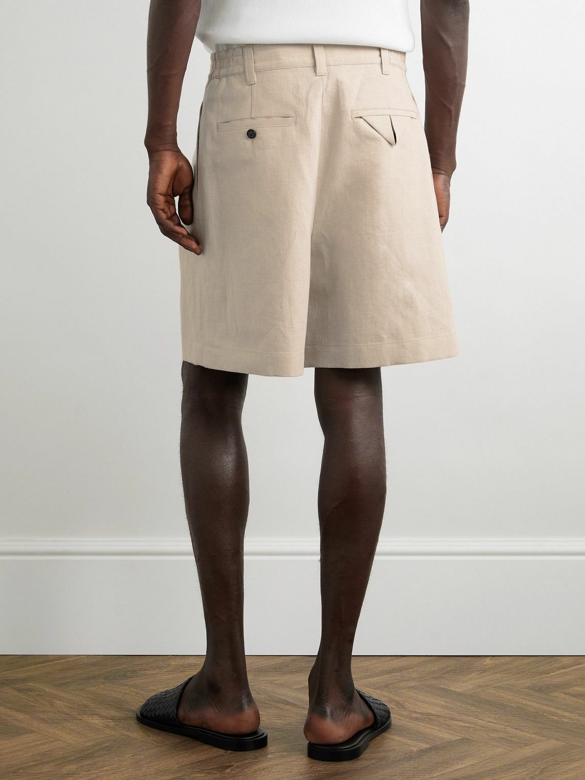 Bottega Veneta - Straight-Leg Pleated Linen and Cotton-Blend Twill Shorts - Neutrals