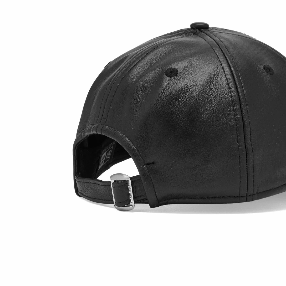 New Era New York Yankees Leather 9Forty Adjustable Cap in Black