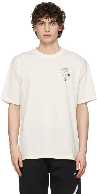 Photo: Nike Off-White NSW T-Shirt