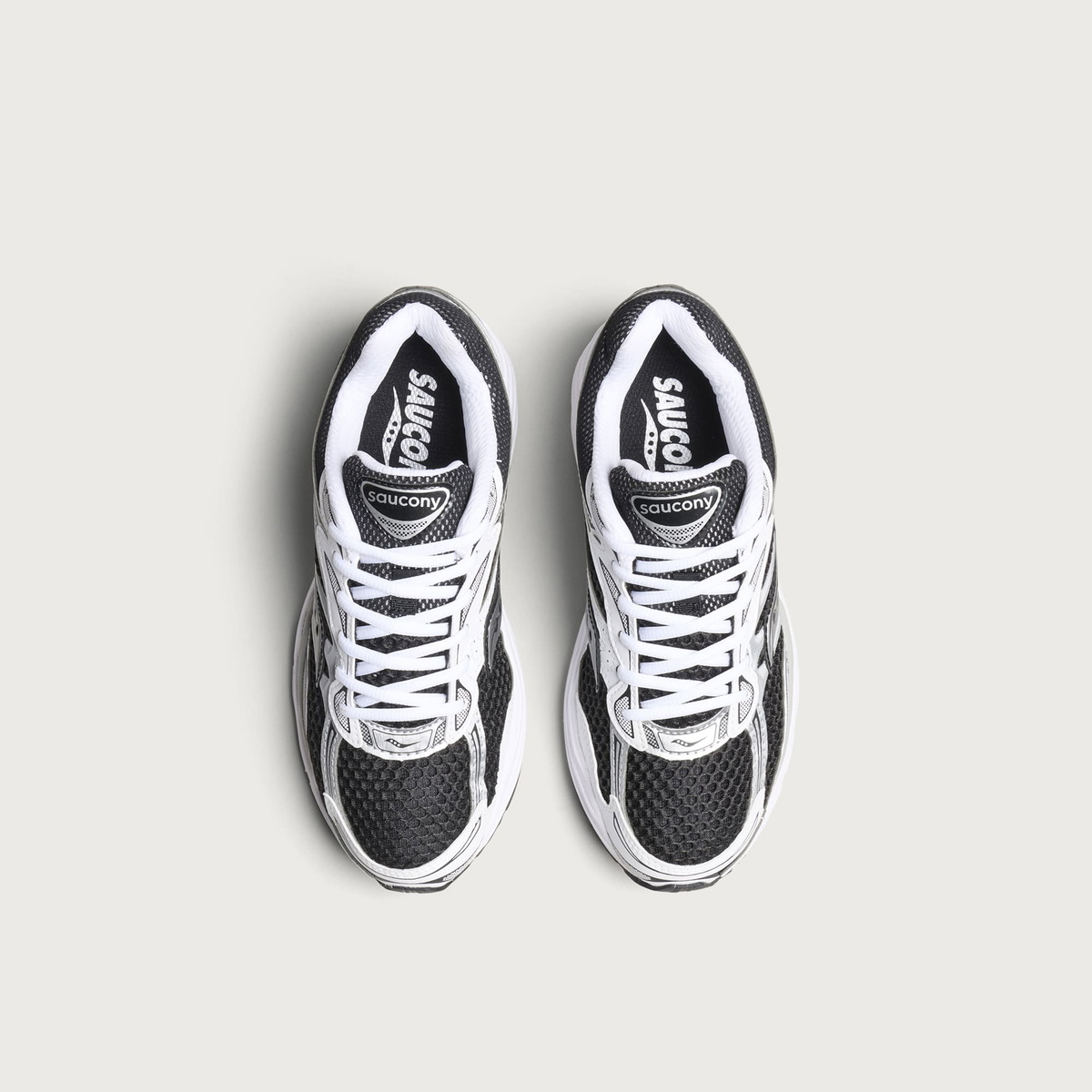 Saucony Progrid Omni 9 Sneaker in Black/White