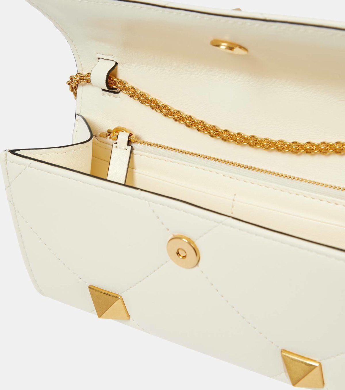 【VALENTINO】ROMAN STUD CHAIN WALLET Valentino Roman Stud Wallet on Chain