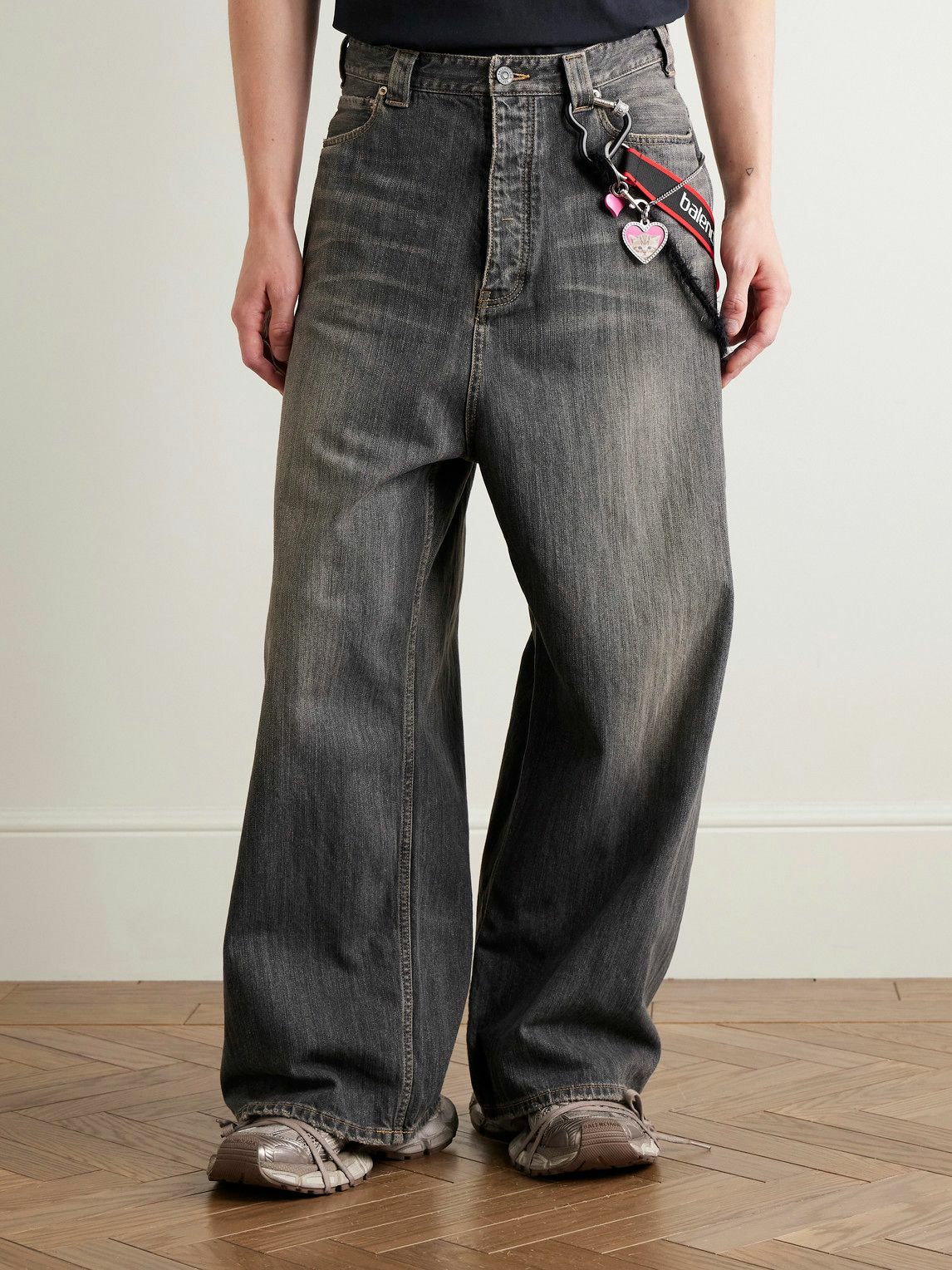 関税込【BALENCIAGA】chain-embellished jeans Balenciaga logo-embroidered Jeans | Blue | FARFETCH