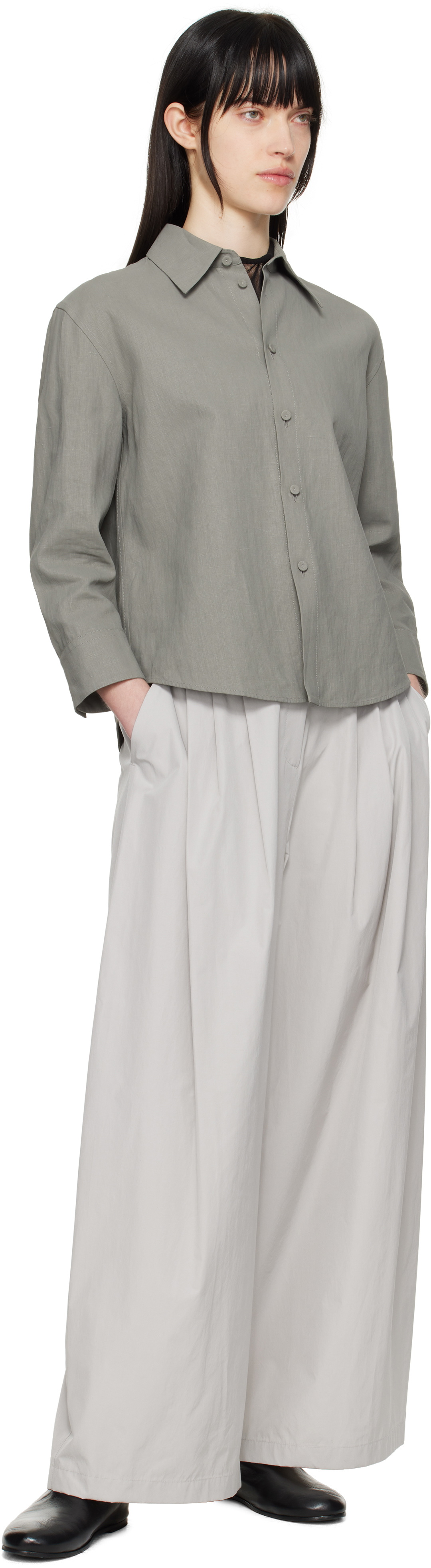 AMOMENTO Gray Three Tuck Banding Trousers