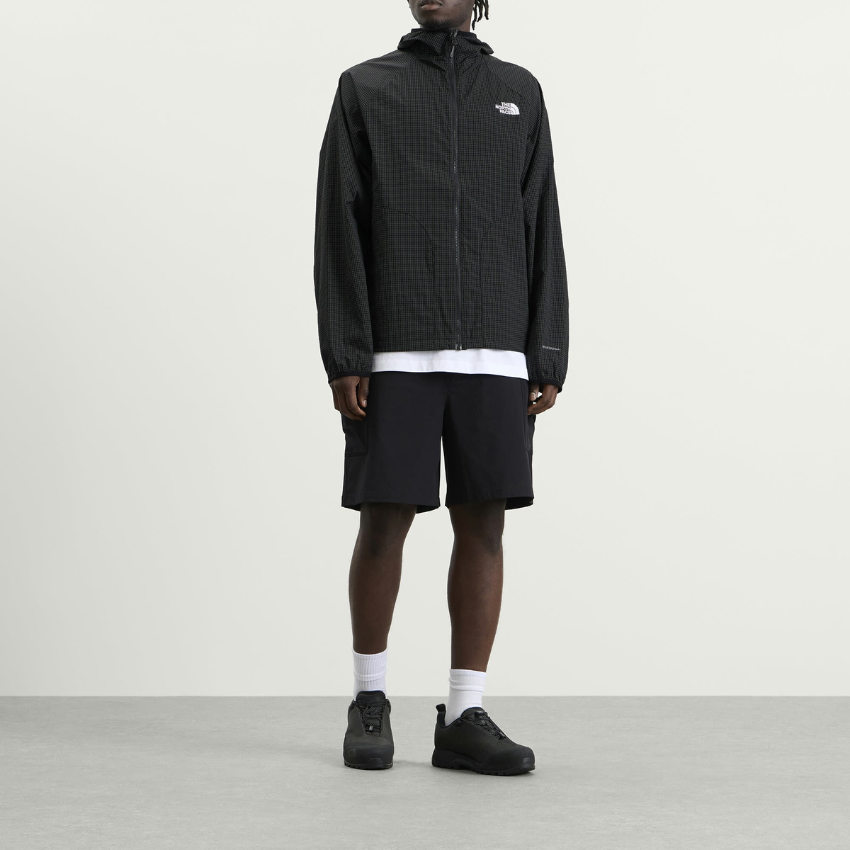 The North Face Men's NSE Wind Jacket in Tnf Black