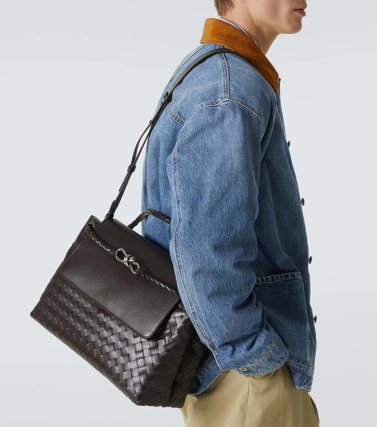 【関税&送料込】Bottega Veneta Andiamo Medium Messenger Bag Bottega Veneta Men's Andiamo Medium Intrecciato Leather