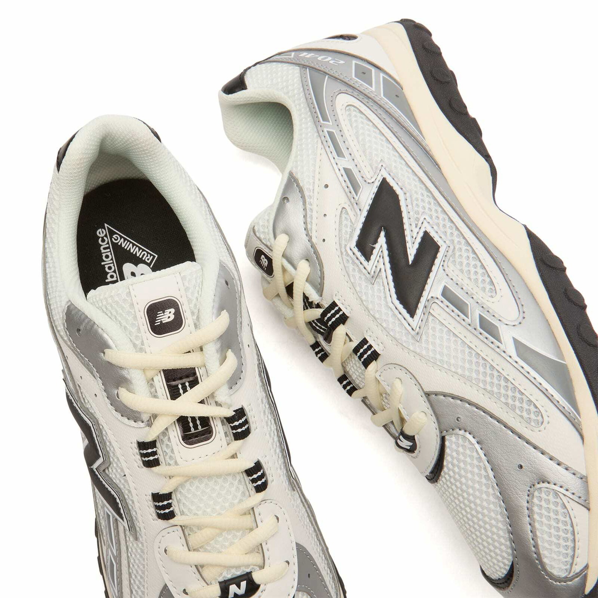 New Balance 204L Sneaker in Silver Metallic