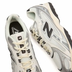 New Balance 204L Sneaker in Silver Metallic
