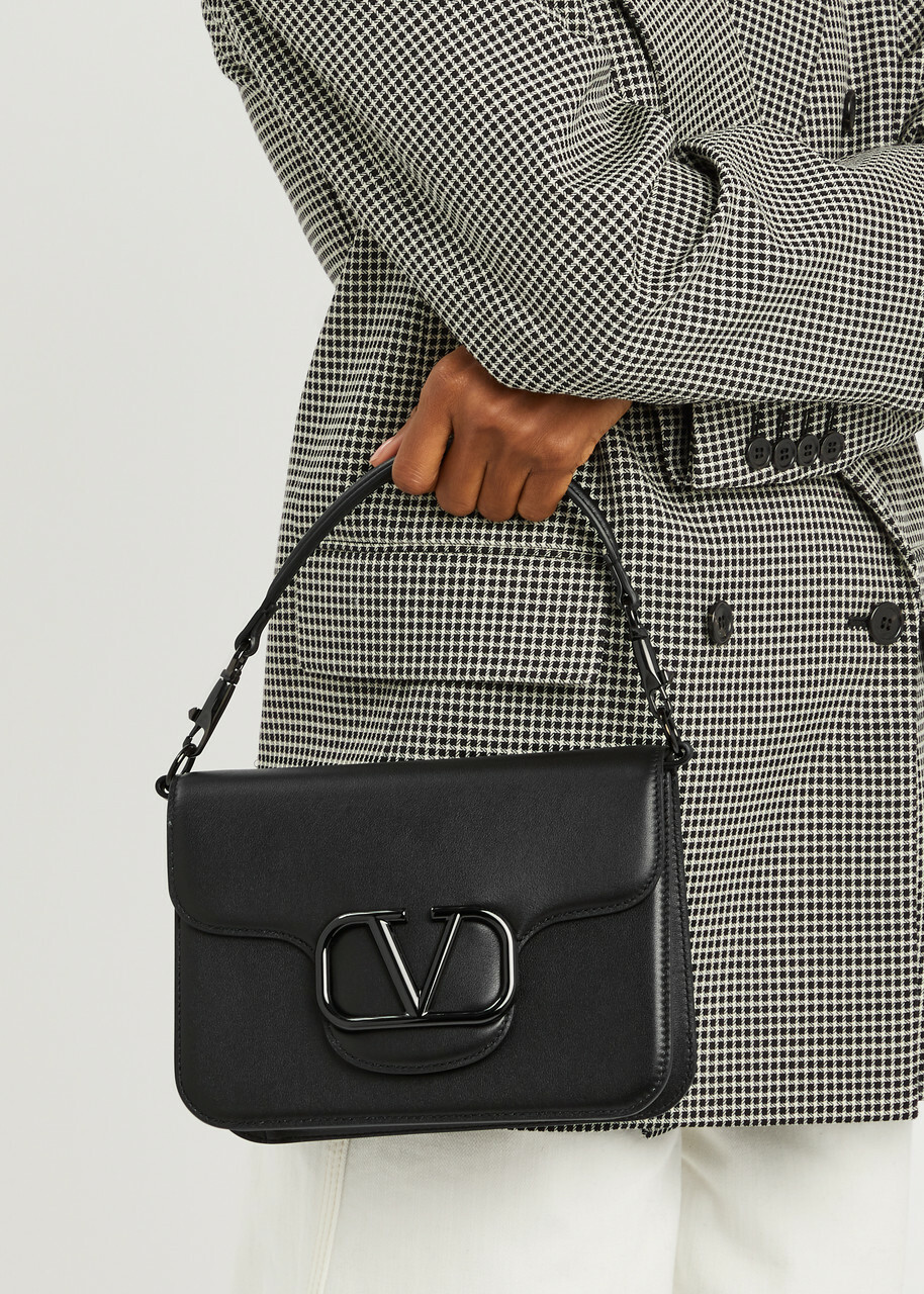 【関税＆送料込み】Valentino Garavani LocA Leather Shoulde 関税＆送料込み】Valentino Garavani LocA Leather Shoulde