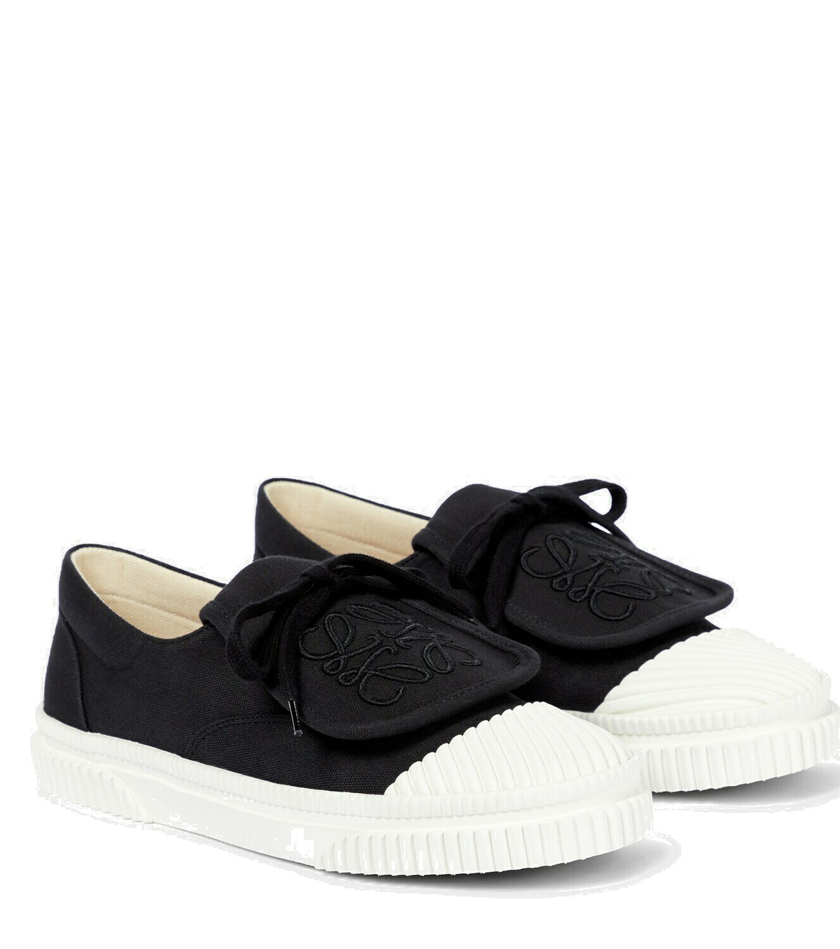 【無料郵送/関税込/正規品】 (W) Loewe Anagram Flap Sneakers i W) Loewe Anagram Flap Sneakers in Canvas ☆ 送料・関税込