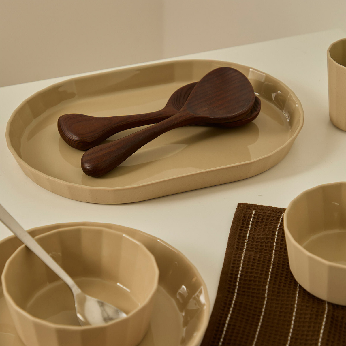 The Conran Shop Fade Oval Platter 32.6cm in Oatmeal 