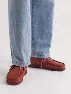 Clarks Originals - Wallabee Low Nubuck Desert Boots - Red