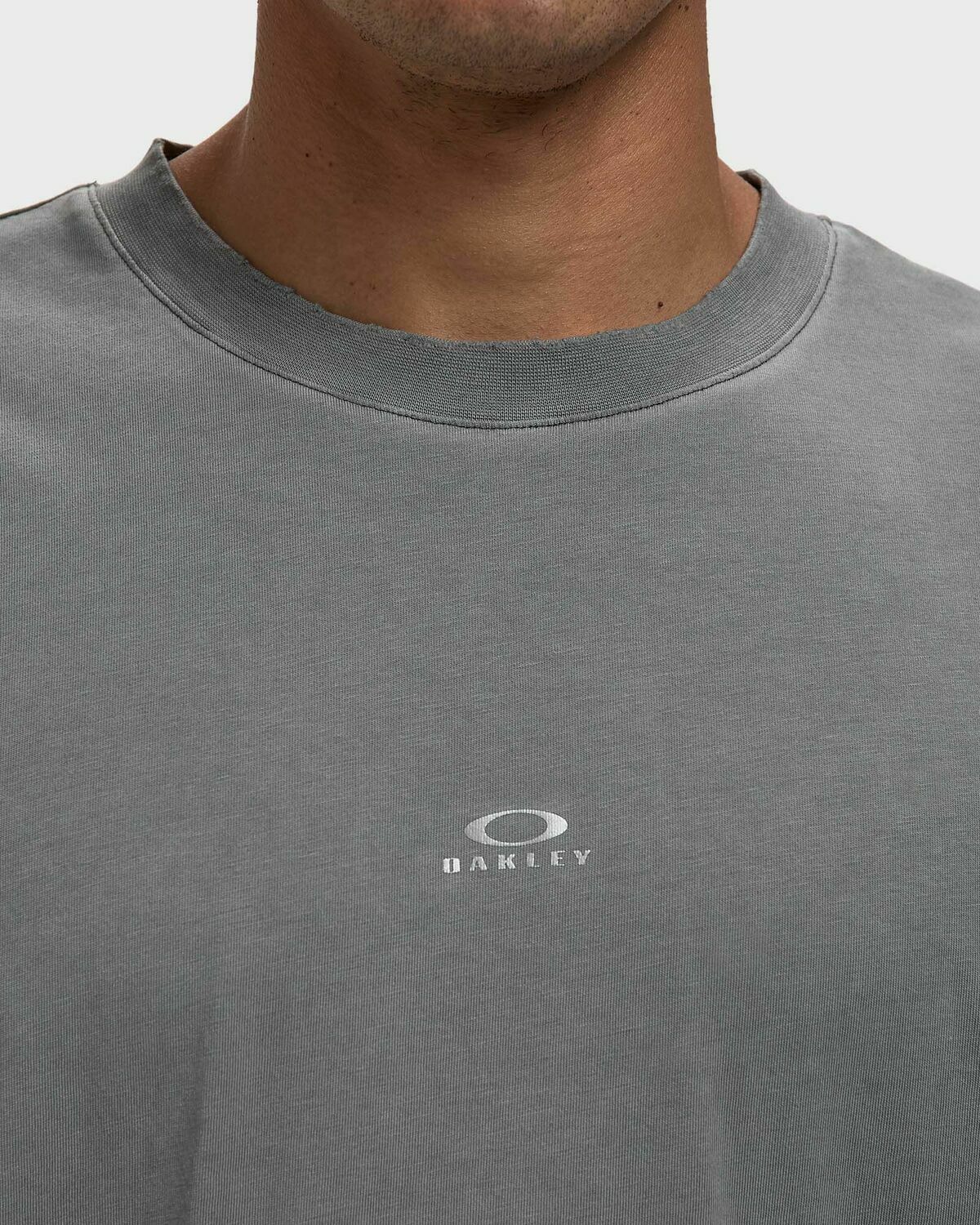 LATITUDE VEIL TEE