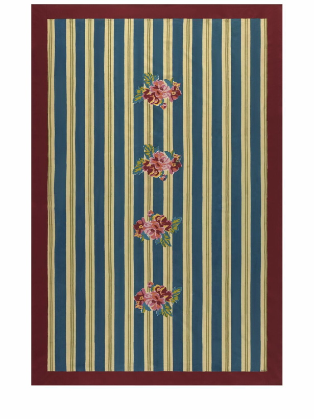 Photo: LISA CORTI Queen Stripes Bouquet Tablecloth