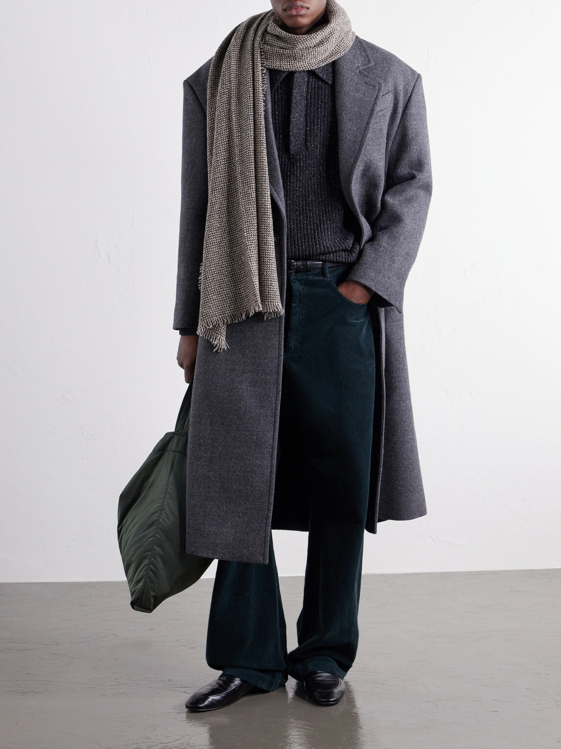 ATON - Logo-Appliquéd Fringed Cashmere-Bouclé Scarf - Brown