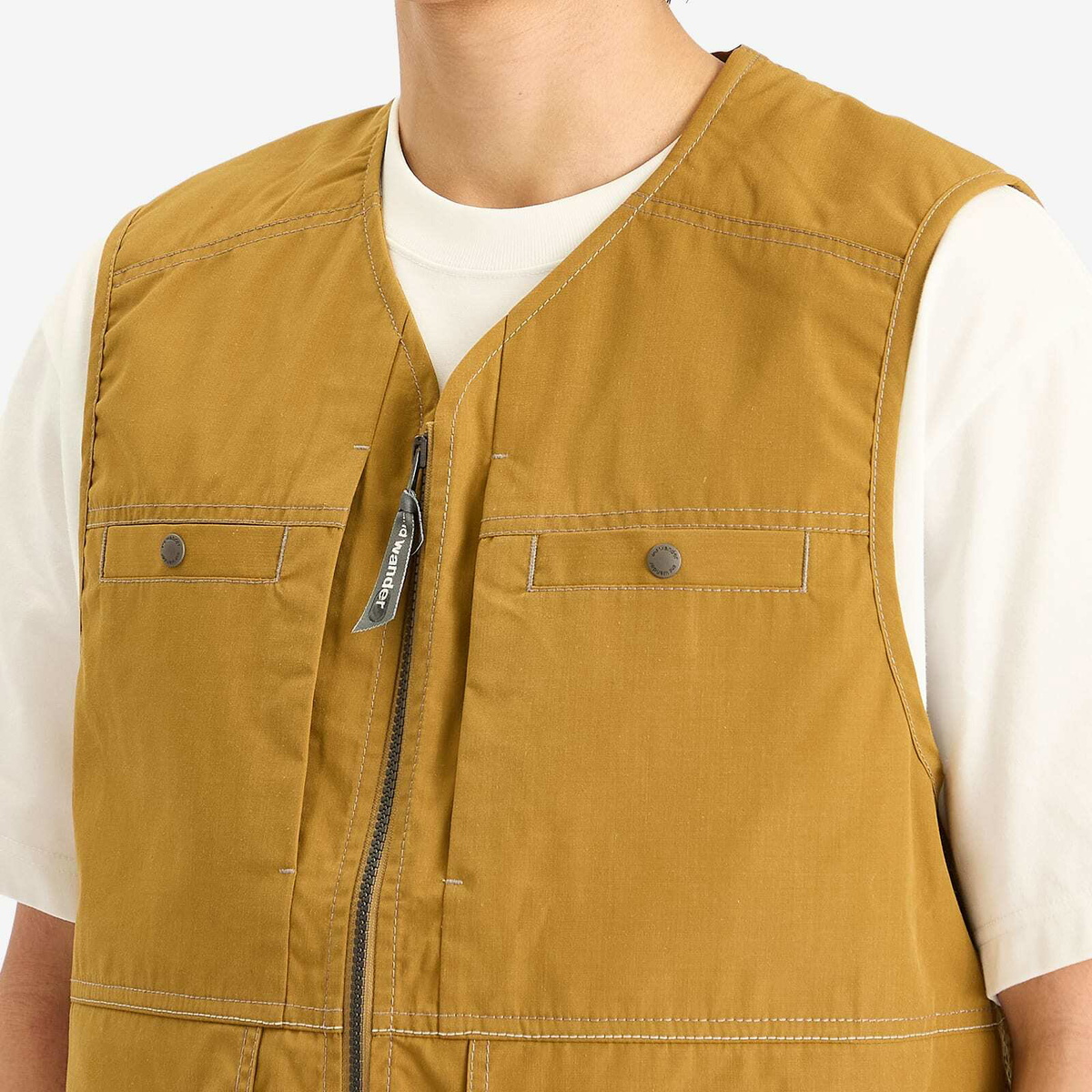 and wander Men's Tough Aramid Vest in Camel