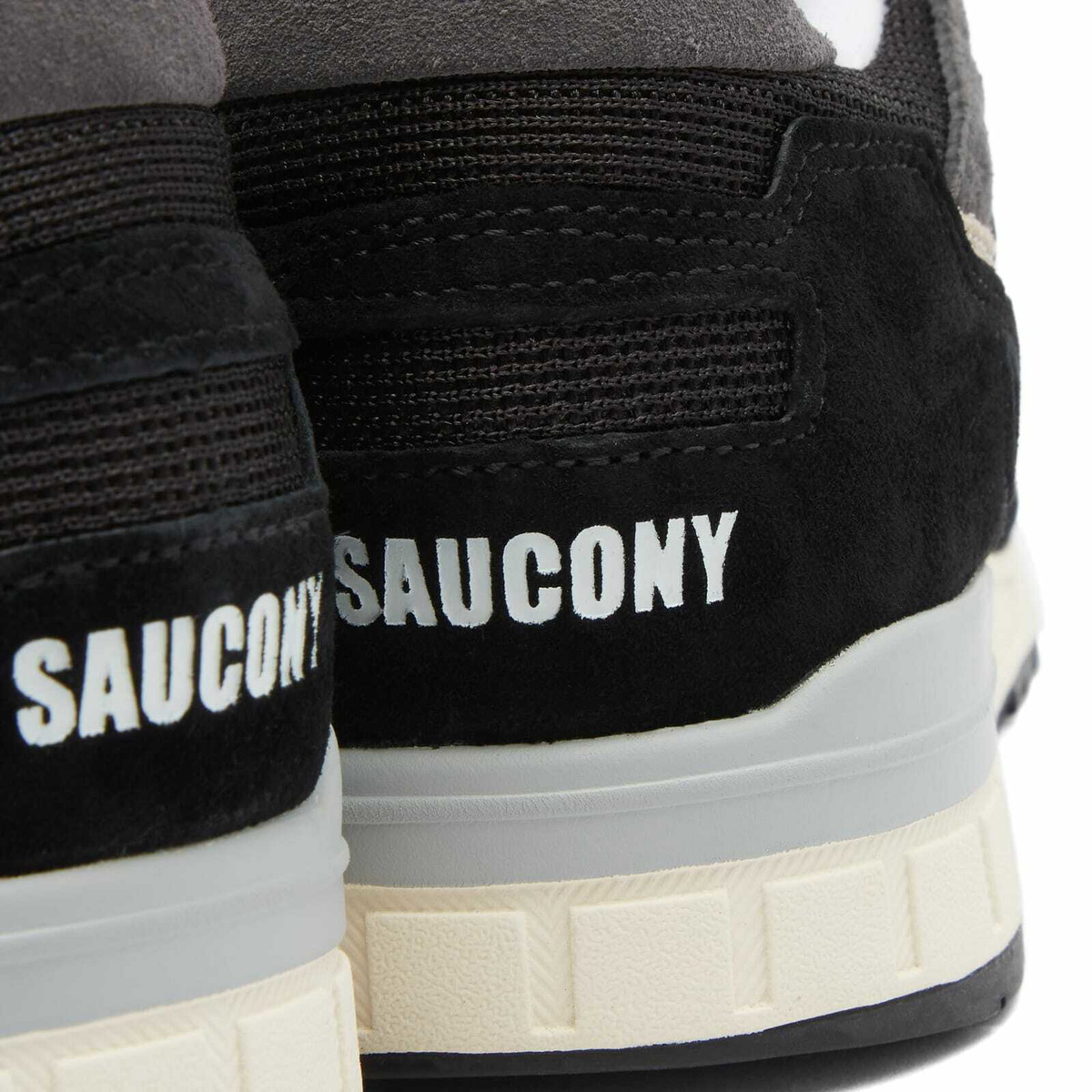 Saucony Men's Shadow 5000 Sneakers in Black Saucony