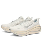 Nike Running Men's Nike Vomero Plus Sneaker in Platinum Tint/Reflect Silver/Grey Fog