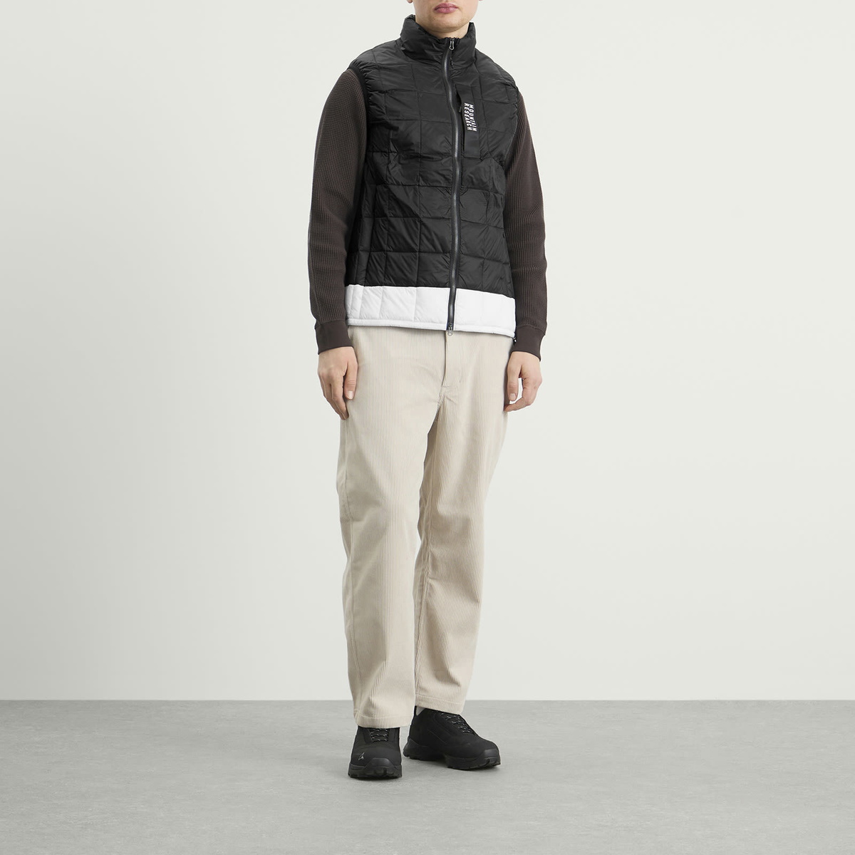 Taion Men's x Mountain Research Down Zip Vest in Black