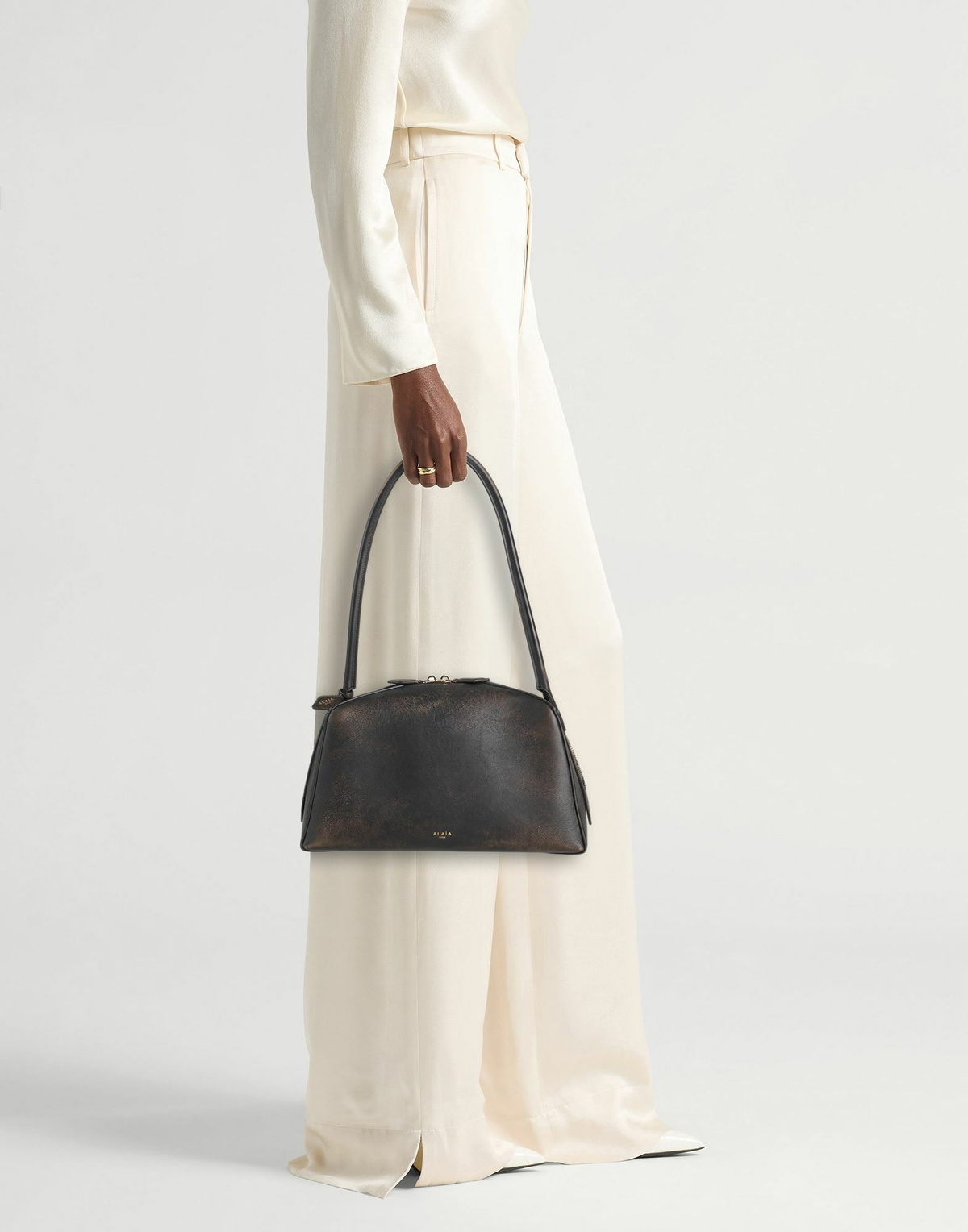 Alaïa Womens Shoulder bag Dark in Brown