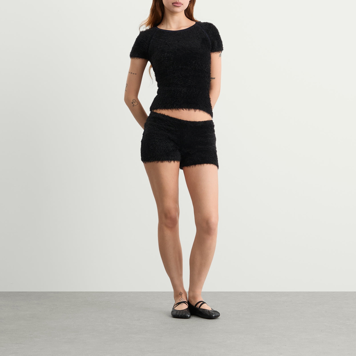 Peachy Den Women's The Chloe Knit T-Shirt in Onyx