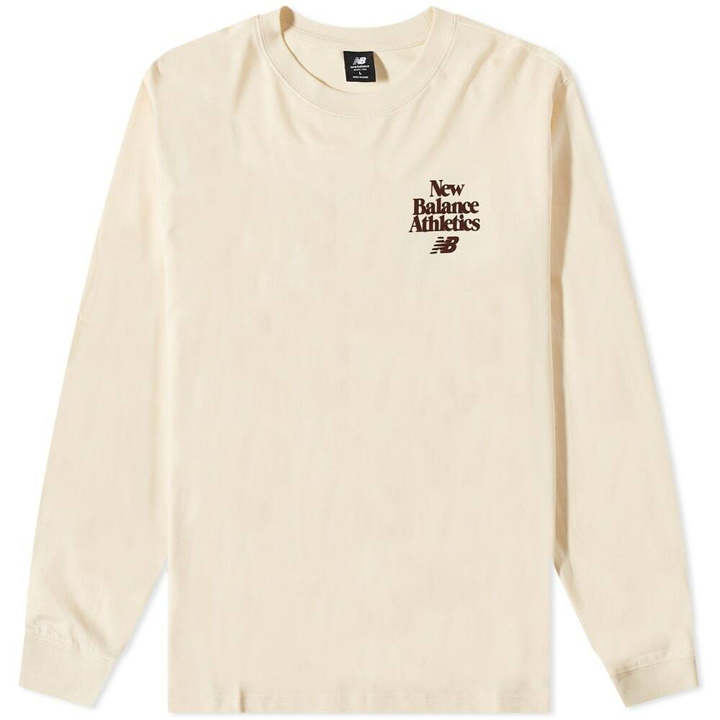 Photo: New Balance Men's Long Sleeve Athletics 70s Run Graphic T-Shirt in White