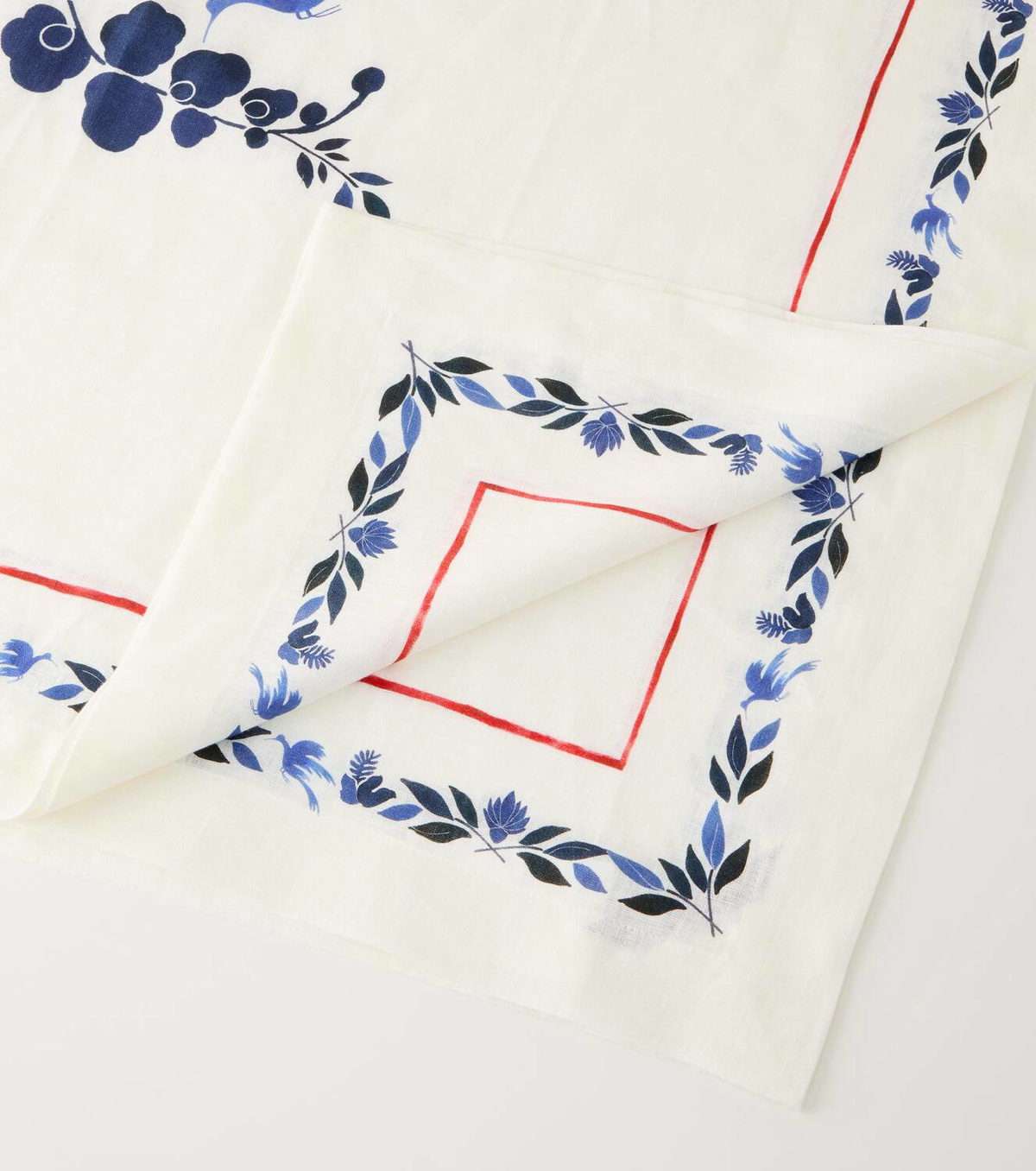 La DoubleJ Large floral linen tablecloth
