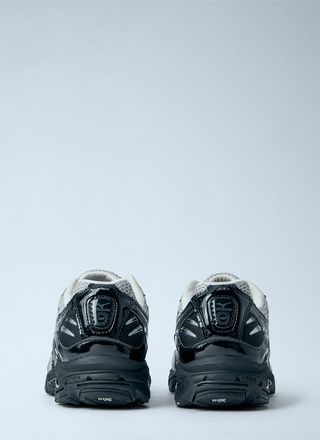 Mizuno Wave Rider 10 Sneakers