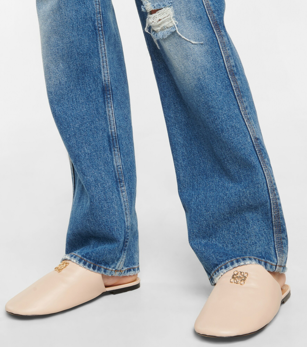 【LOEWE】anagram logo-embellished padded レザー slippers LOEWE Anagram logo-embellished padded leather slippers | NET