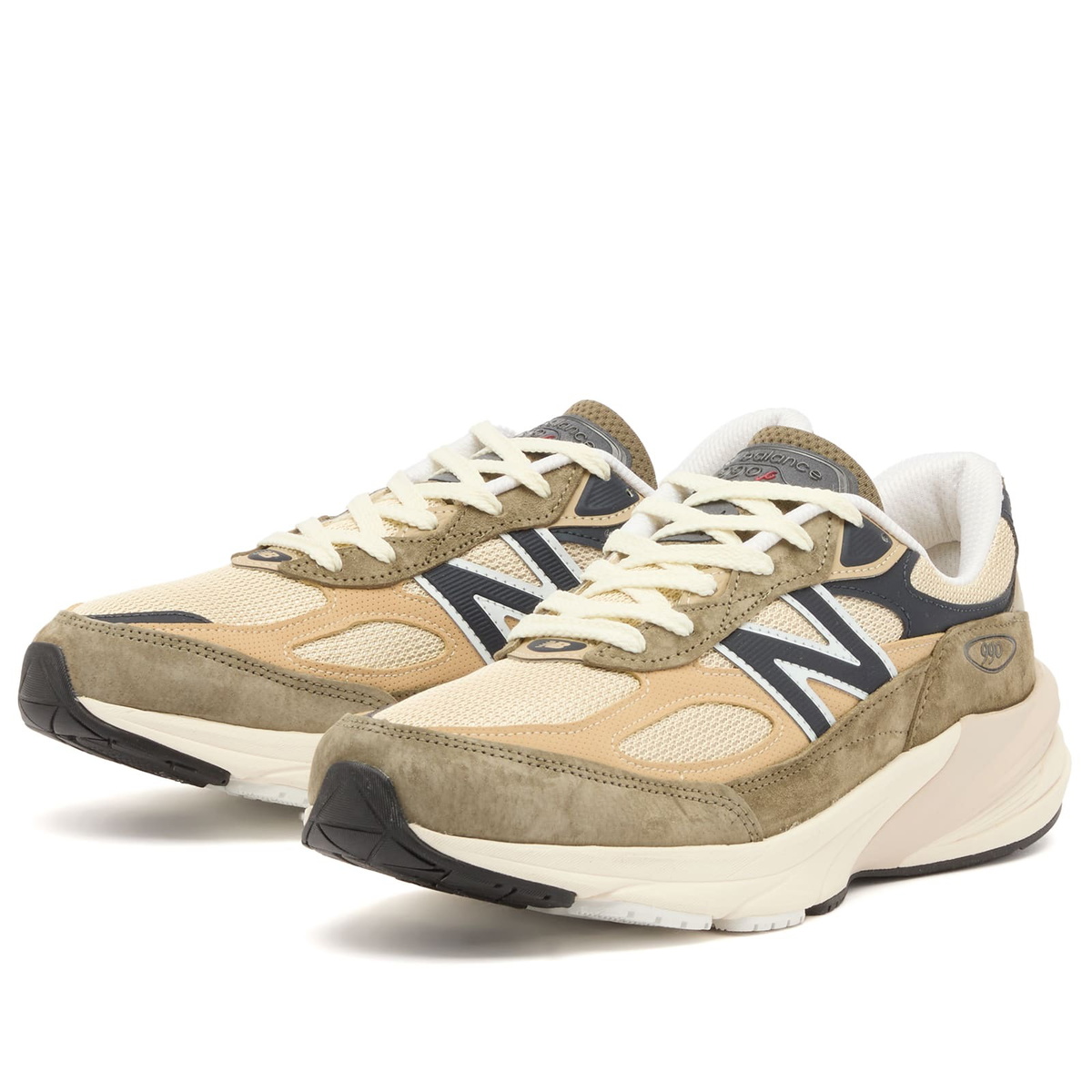 New Balance 990v6 Sneaker in Dark Camo