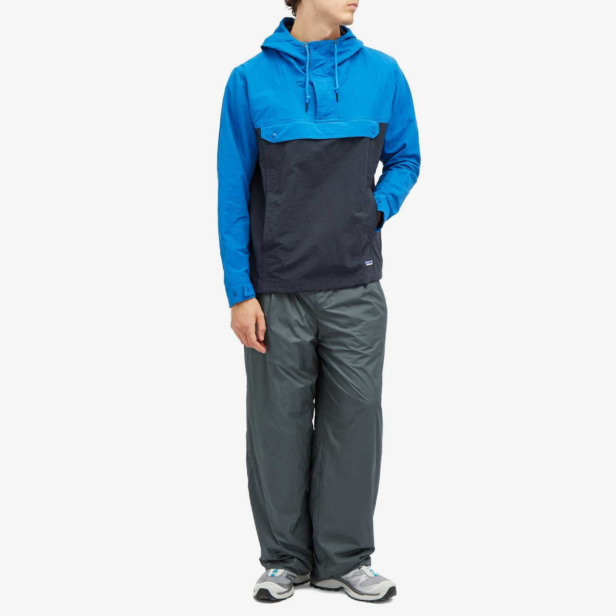 Patagonia Men's Isthmus Anorak in Pitch Blue/Endless Blue