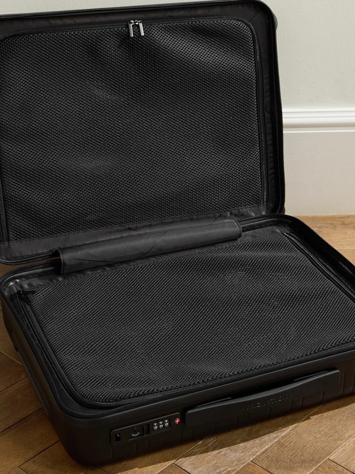 HORIZN STUDIOS - H5 Essential ID 55cm Polycarbonate Suitcase