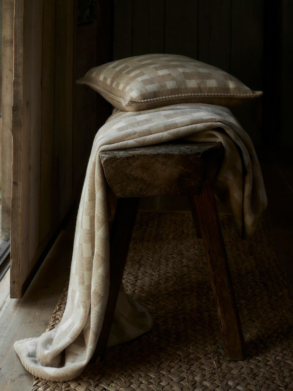 Johnstons Of Elgin Stitched Basketweave Throw