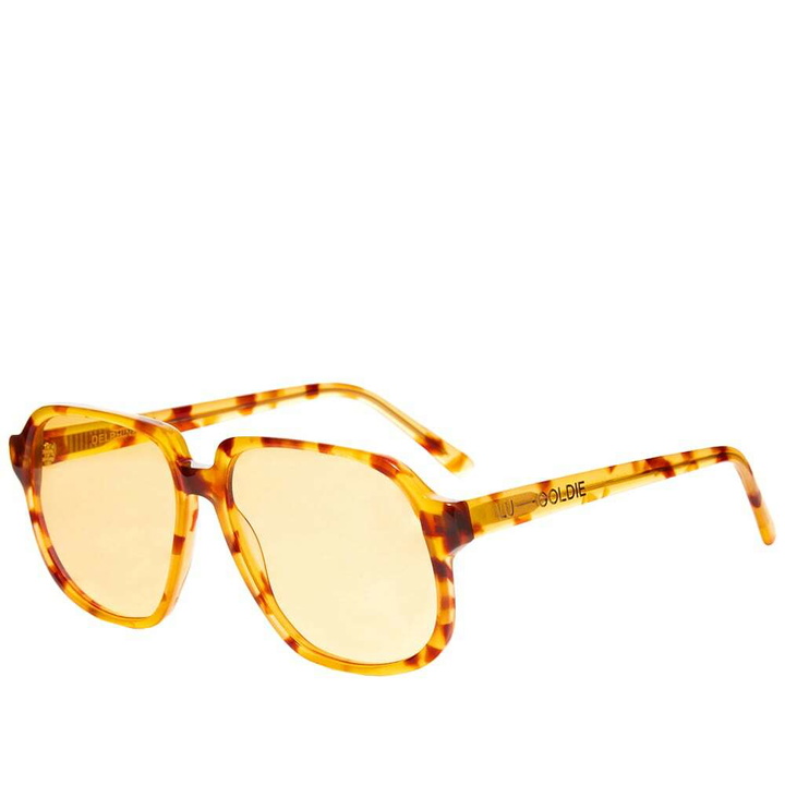 Photo: Lu Goldie Delphine Sunglasses