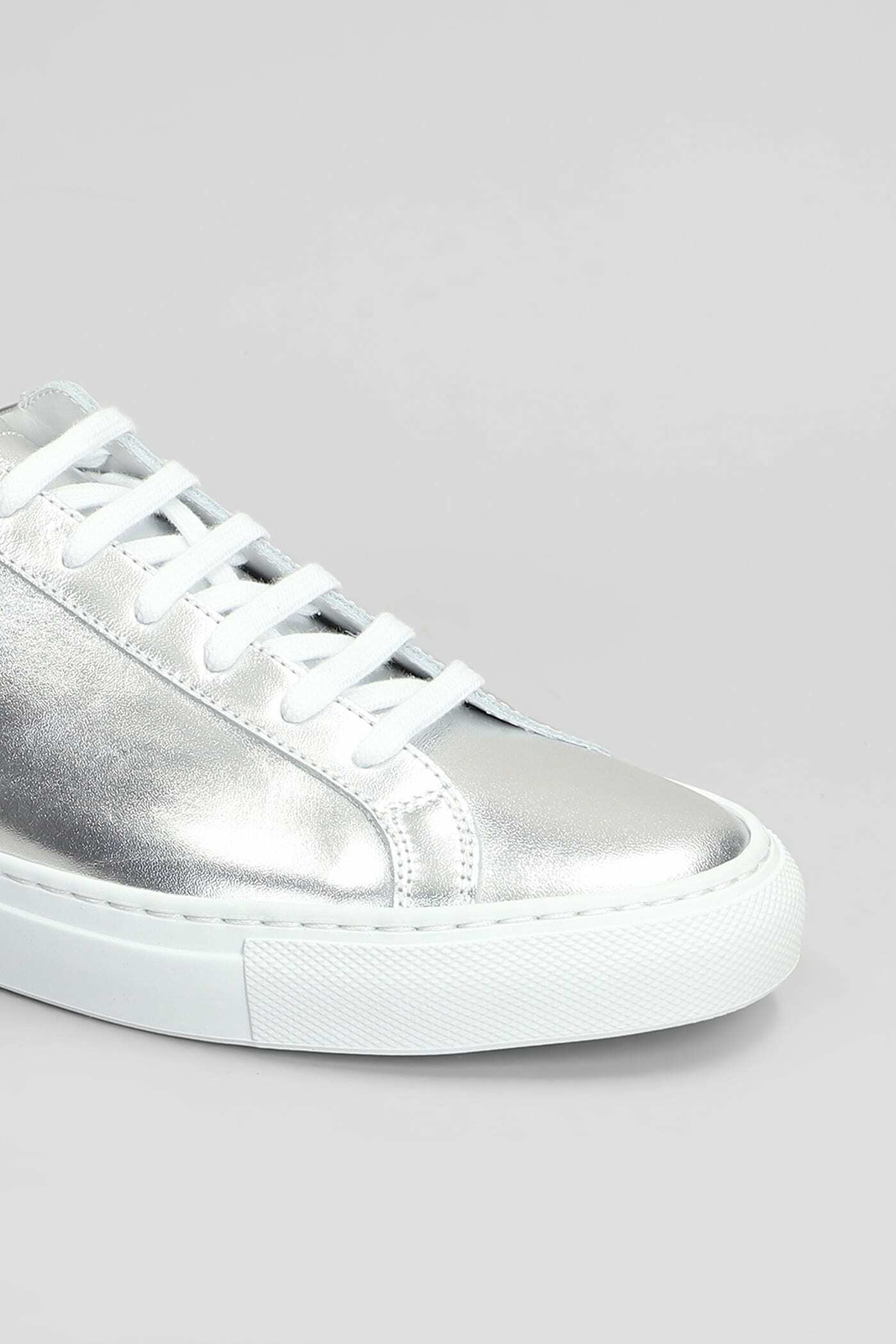 Common Projects Achilles Shiny Sneakers In Silver Leather