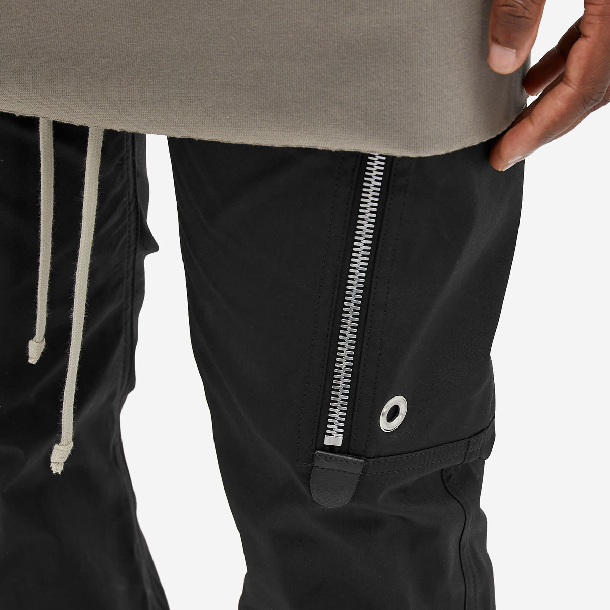 Rick Owens Men's Bauhaus Cargo Pants in Black Rick Owens Rick Owens Men's Bauhaus Cargo Pants in Black Rick Owens