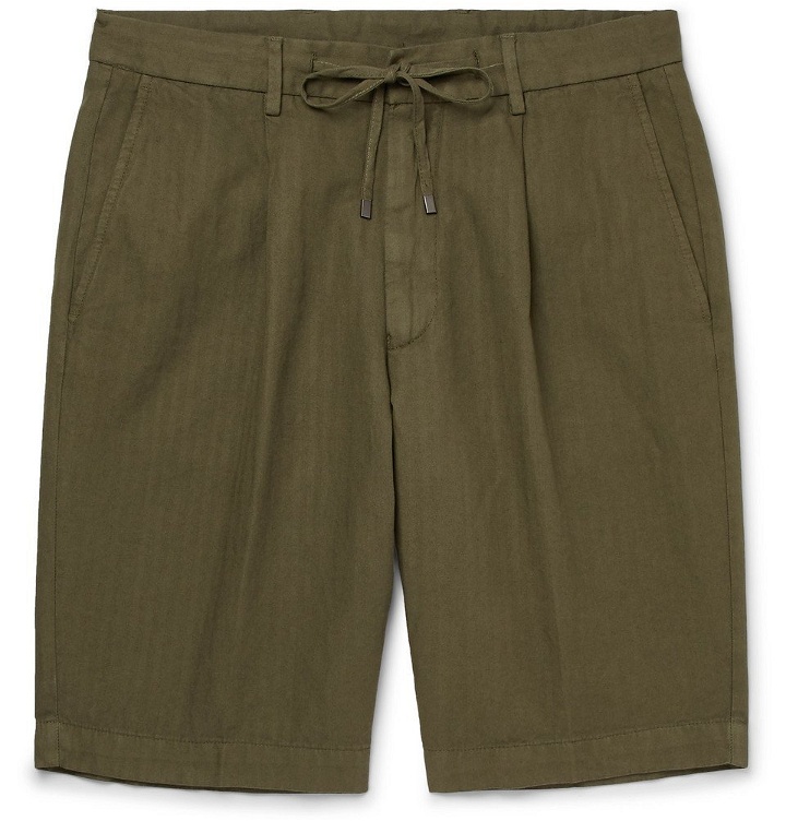 Photo: Beams F - Slim-Fit Pleated Herringbone Cotton and Linen-Blend Drawstring Shorts - Men - Green
