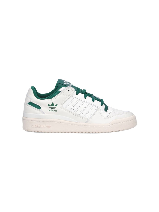 Photo: Adidas forum Sneakers