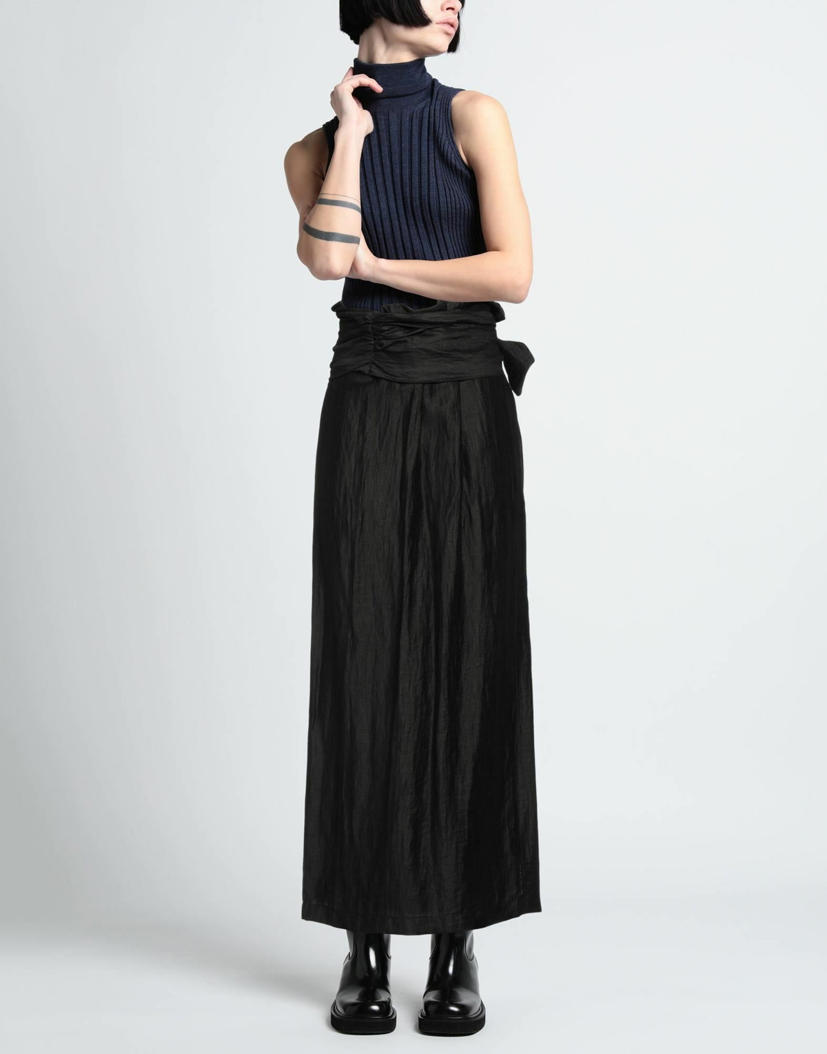 Jijil Womens Maxi skirt in Black
