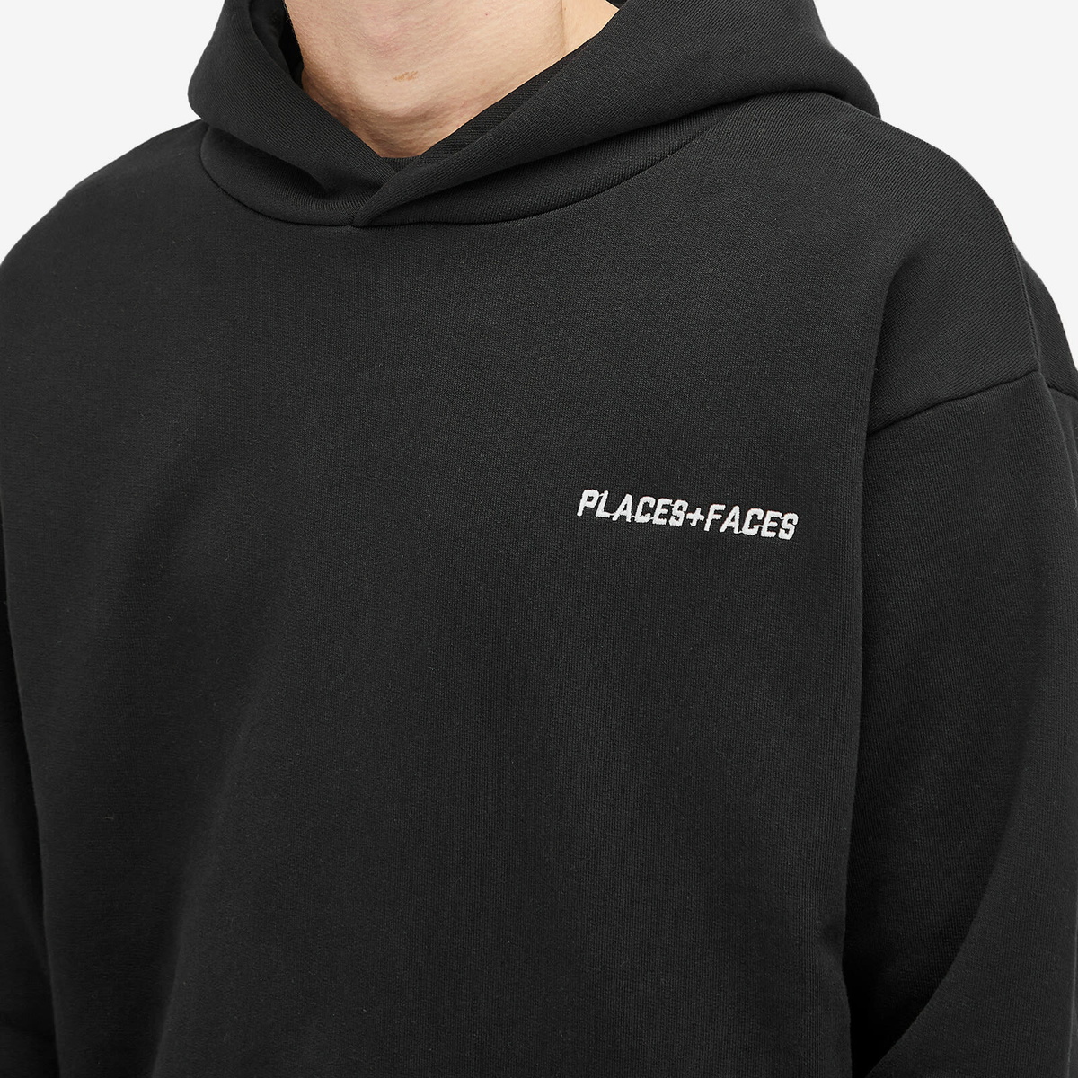 PLACES+FACES Men's Essential Hoodie in Black