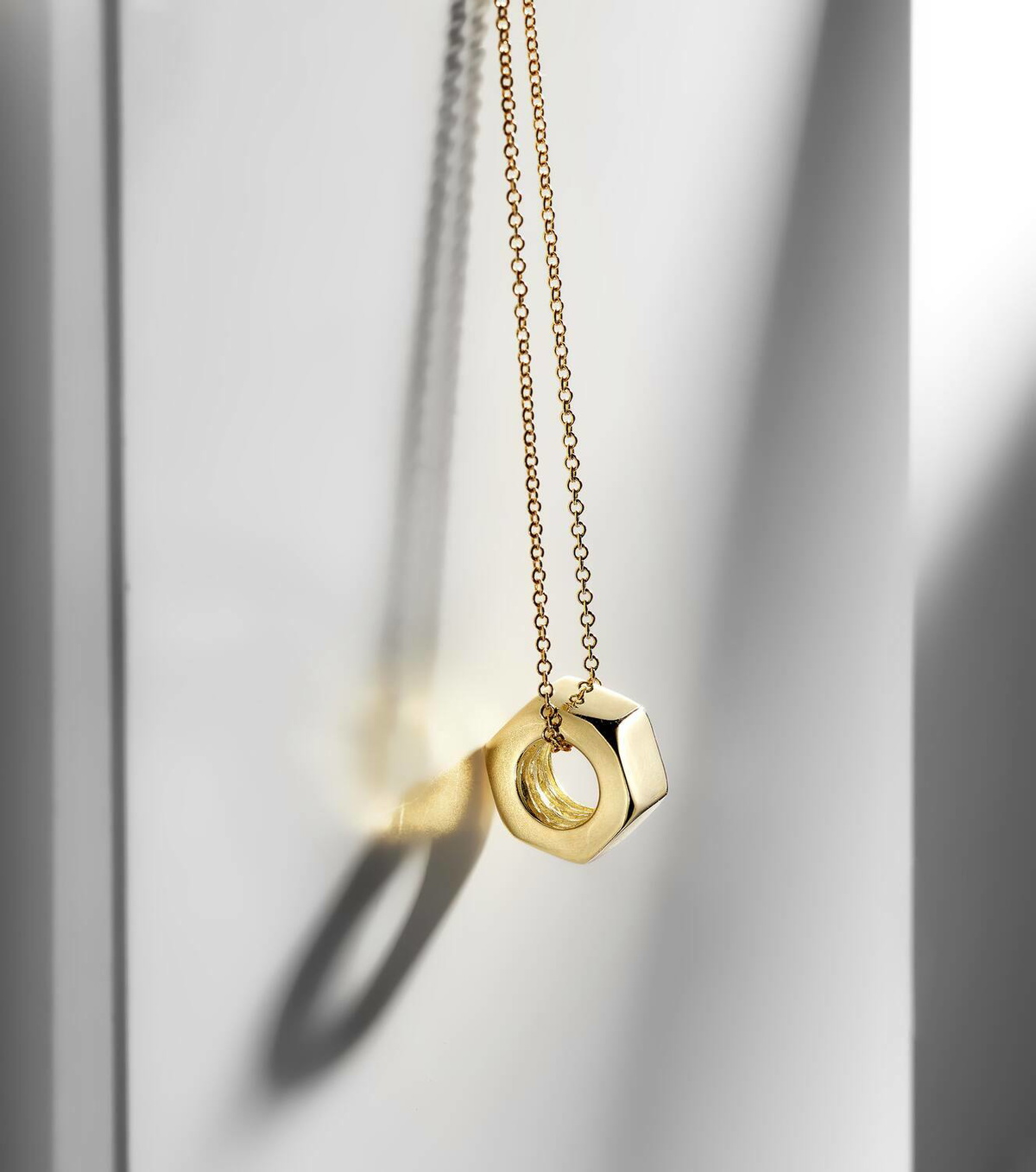 Ileana Makri Nut 18kt gold pendant necklace