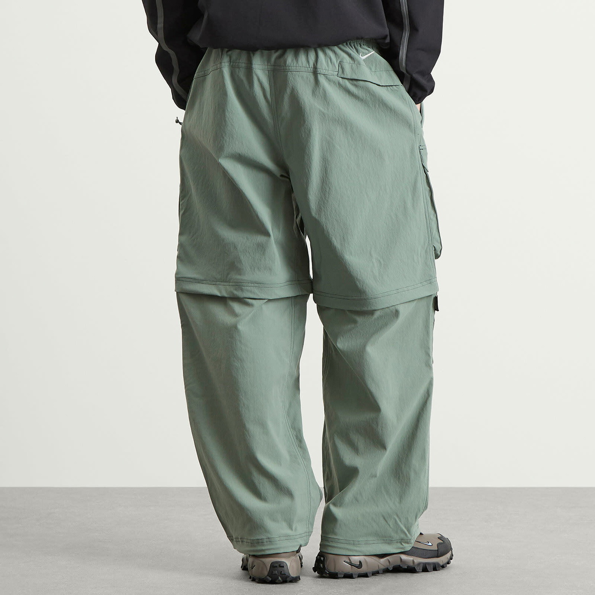 Nike Men's ACG Smith Summit Cargo Pants in Green/Seaweed/Summit White