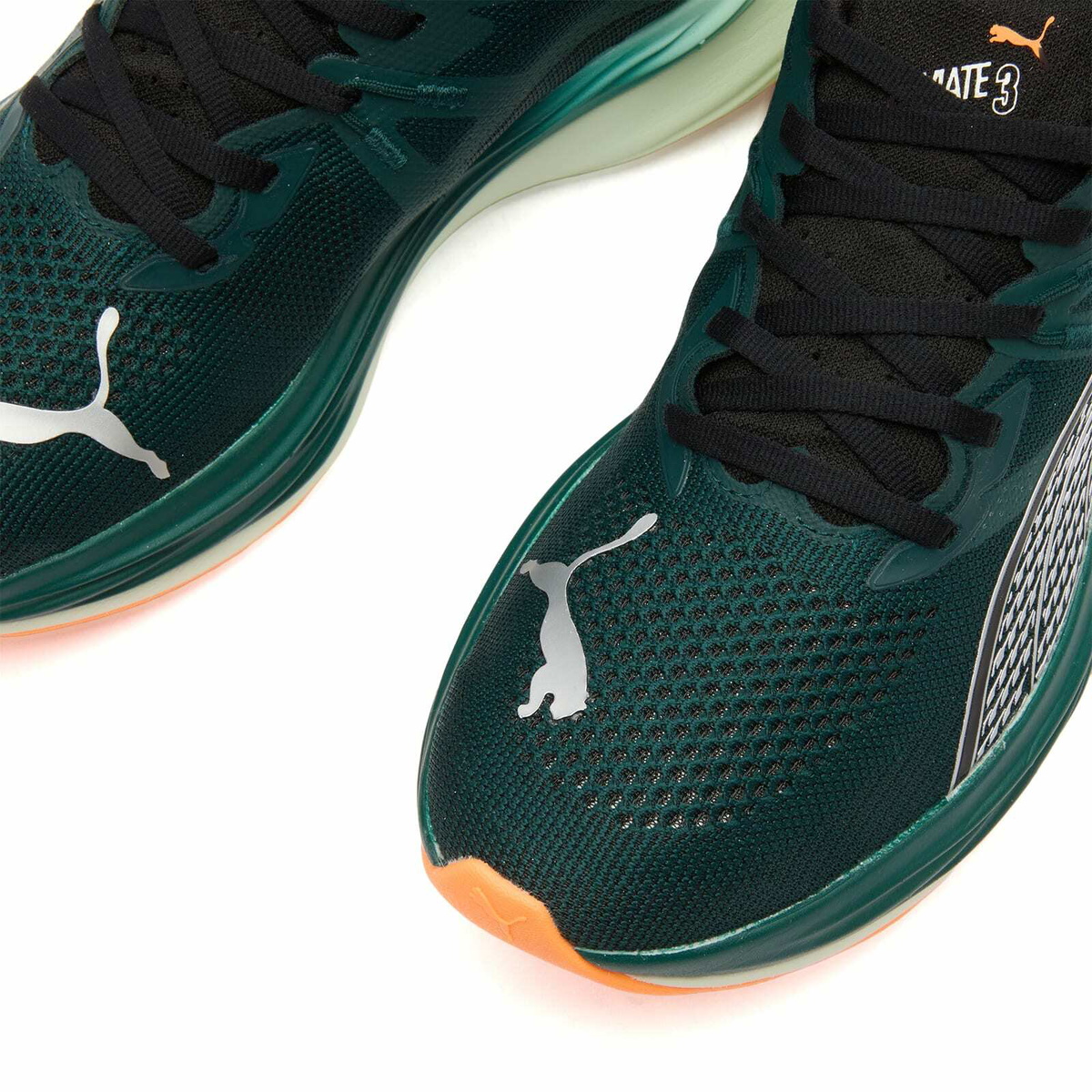 Puma Deviate NITRO 3 Sneaker in Green Terrain/Heat Fire