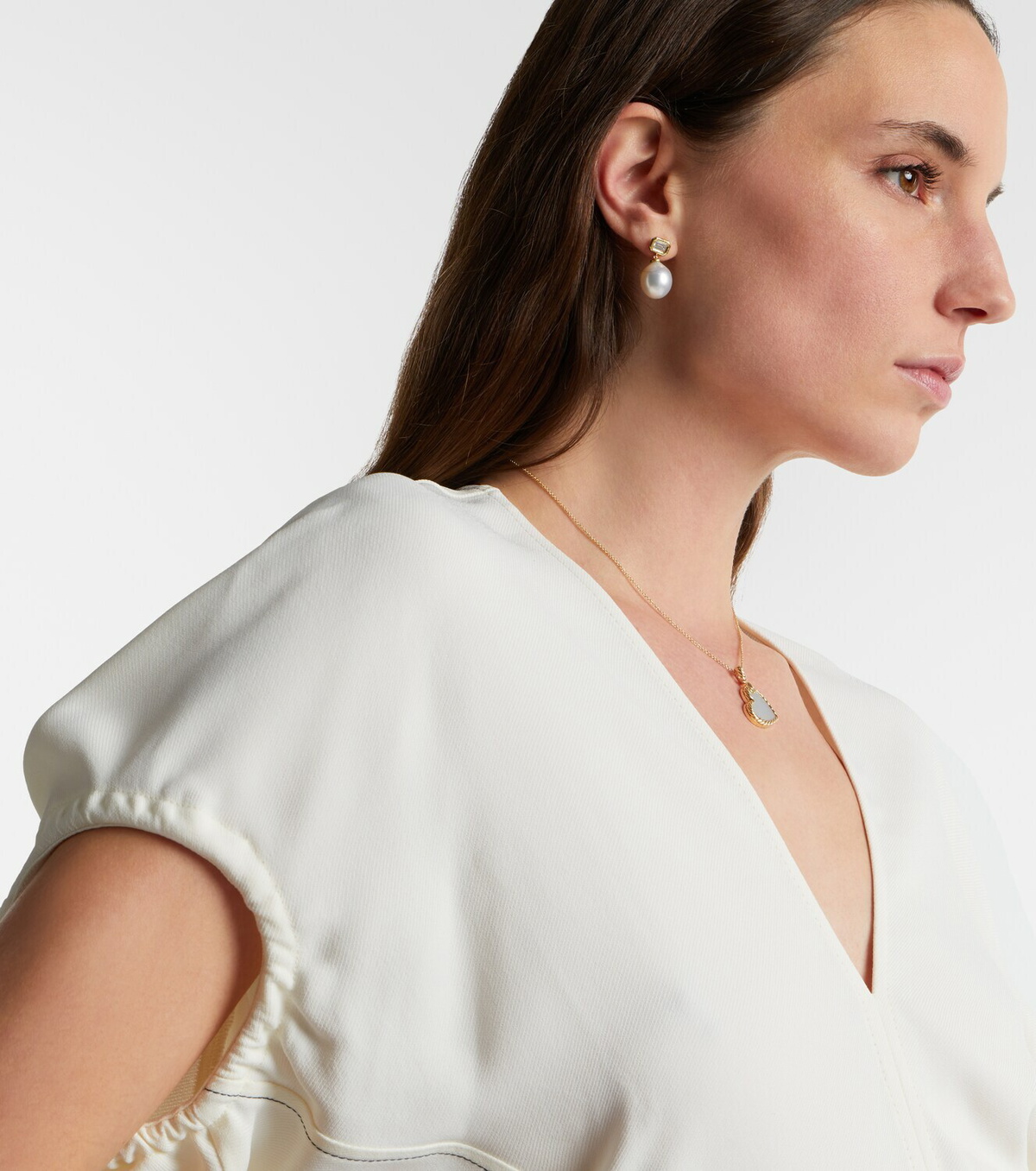 Octavia Elizabeth 18kt yellow gold (750/1000) earrings with diamonds and pearls